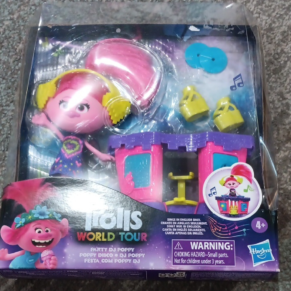 Hasbro Trolls World Tour DJ Poppy Playset - Pink and Blue